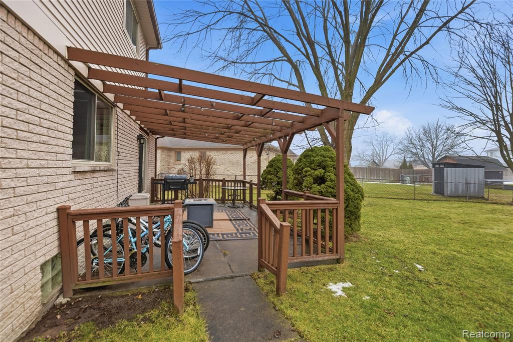 41383 Justin Drive, Clinton Twp, MI 48038 — Photo 28