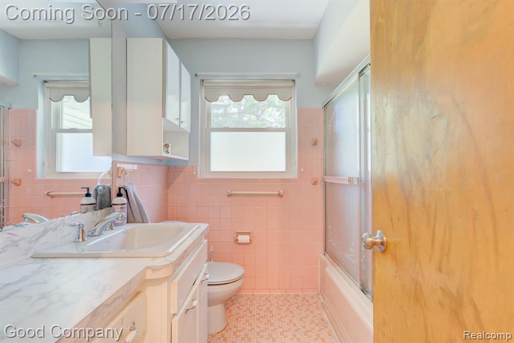 24310 Manistee Street, Oak Park, MI 48237 — Photo 28