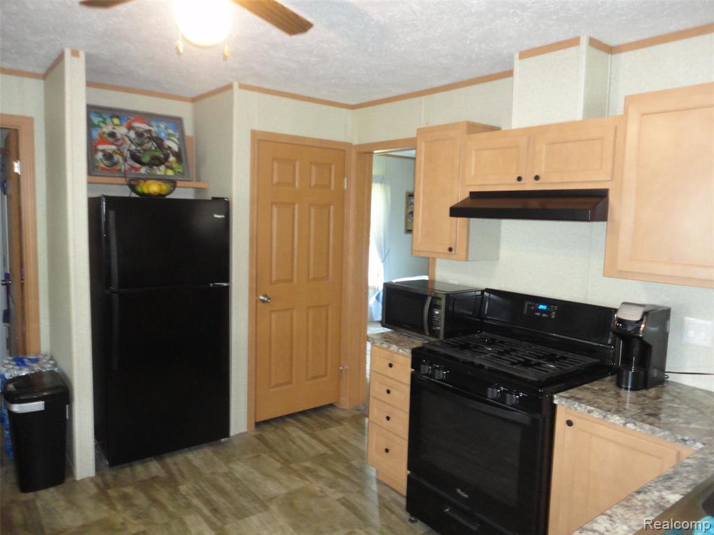 463 Edinborough Street, Temperance, MI 48182 — Photo 5