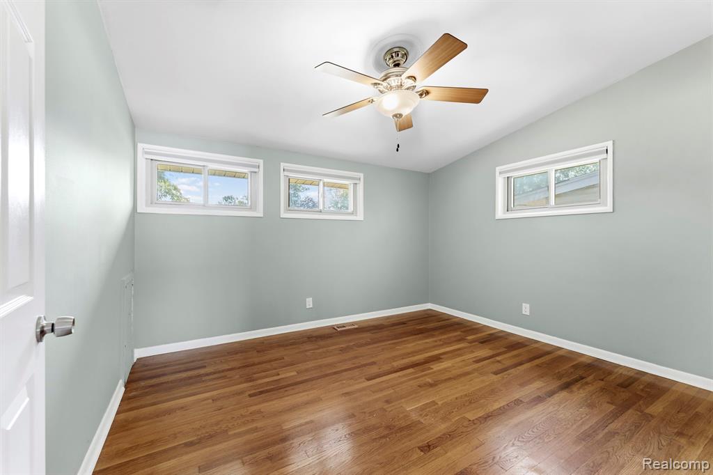 9971 Hartel Court, Livonia, MI 48150 — Photo 11