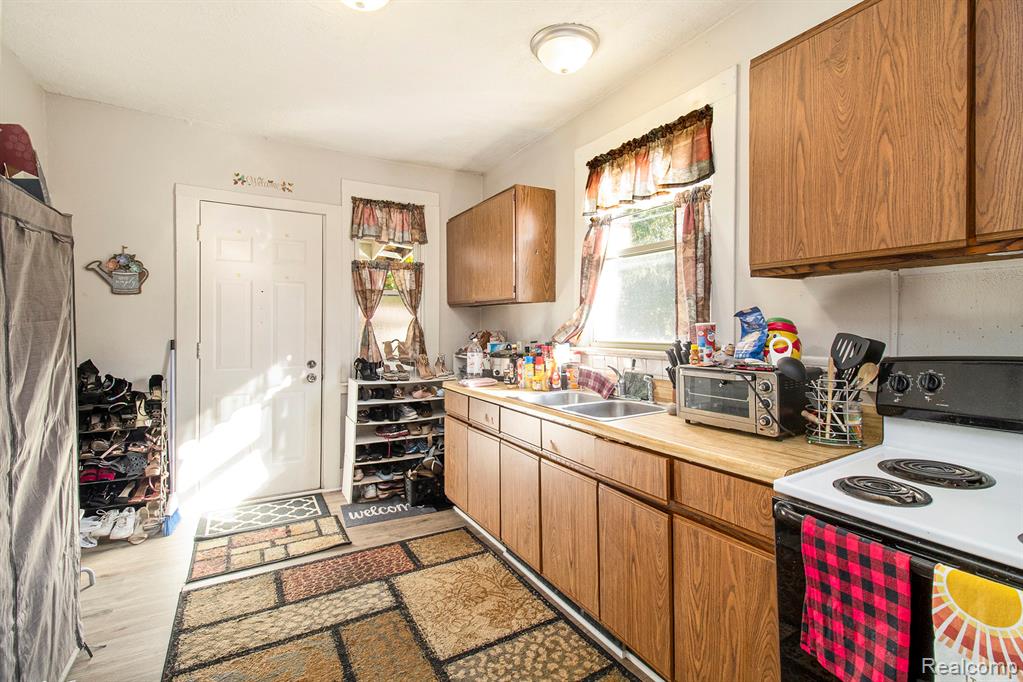 512 E Main Street, Pinckney, MI 48169 — Photo 8