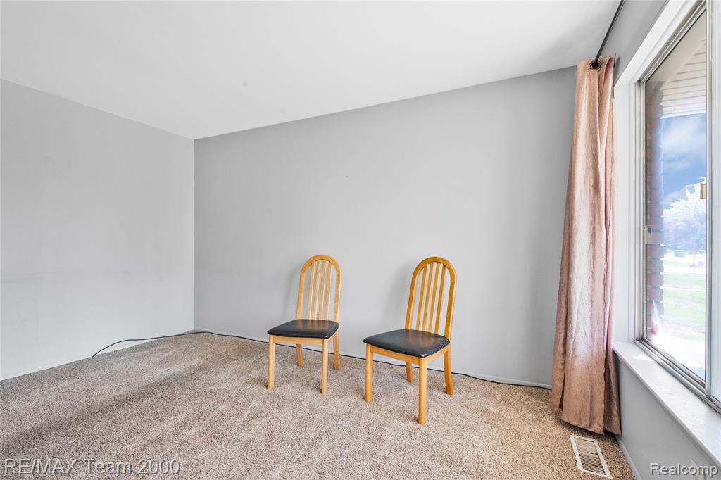 33622 Bock Street, Garden City, MI — Photo 5