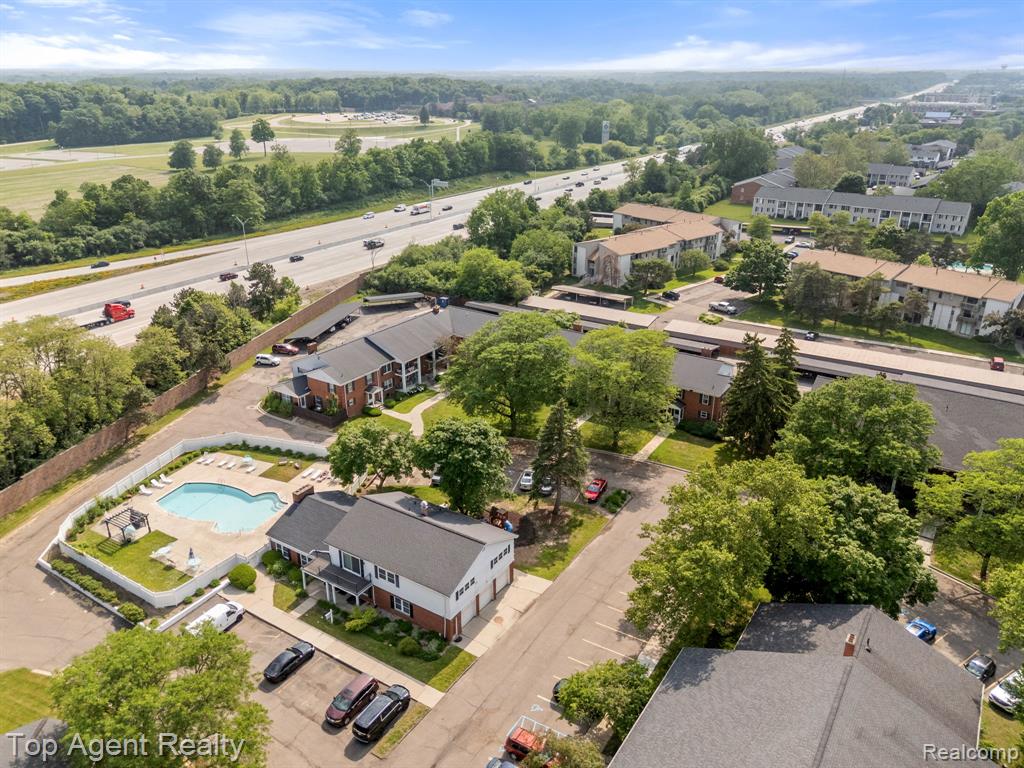 27557 W Echo Valley, 153, Farmington Hills, MI 48334 — Photo 43