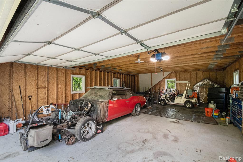 8315 Woodland Circle, Goodrich Vlg, MI — Photo 27