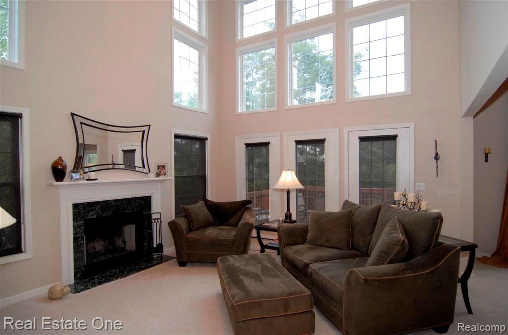 66 SANDHILLS Lane, Lake Orion, MI 48362 — Photo 12