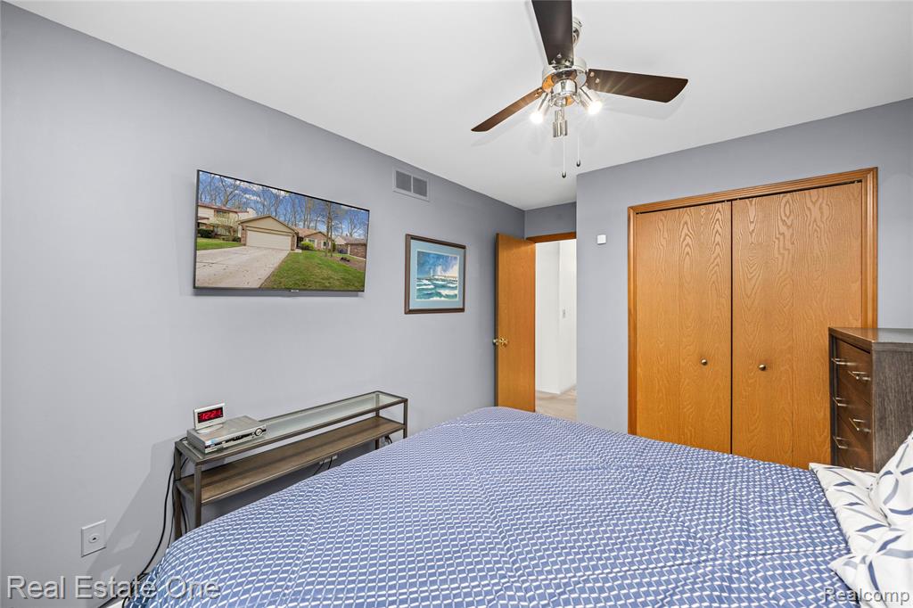 27586 David Givens Street, Warren, MI 48092 — Photo 28