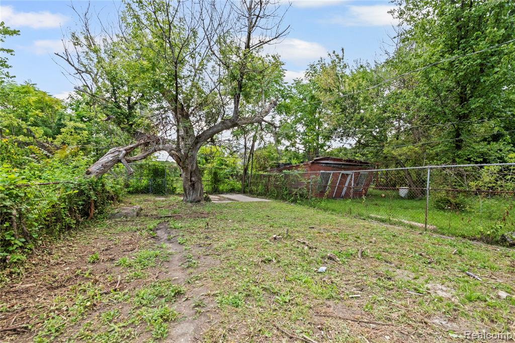 4533 McClellan Street, Detroit, MI 48214 — Photo 7