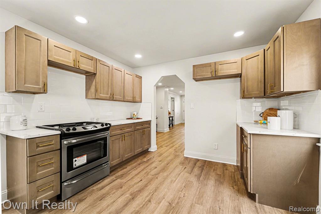 25605 Yale Street, Dearborn Heights, MI 48125 — Photo 8