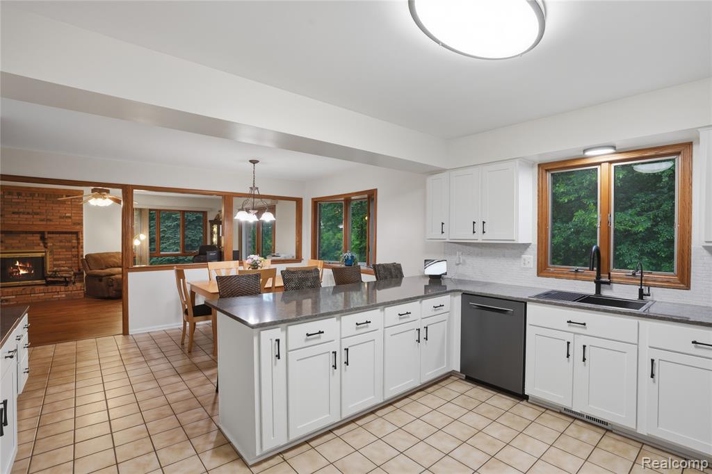 68345 Romeo Plank Road, Ray, MI — Photo 16