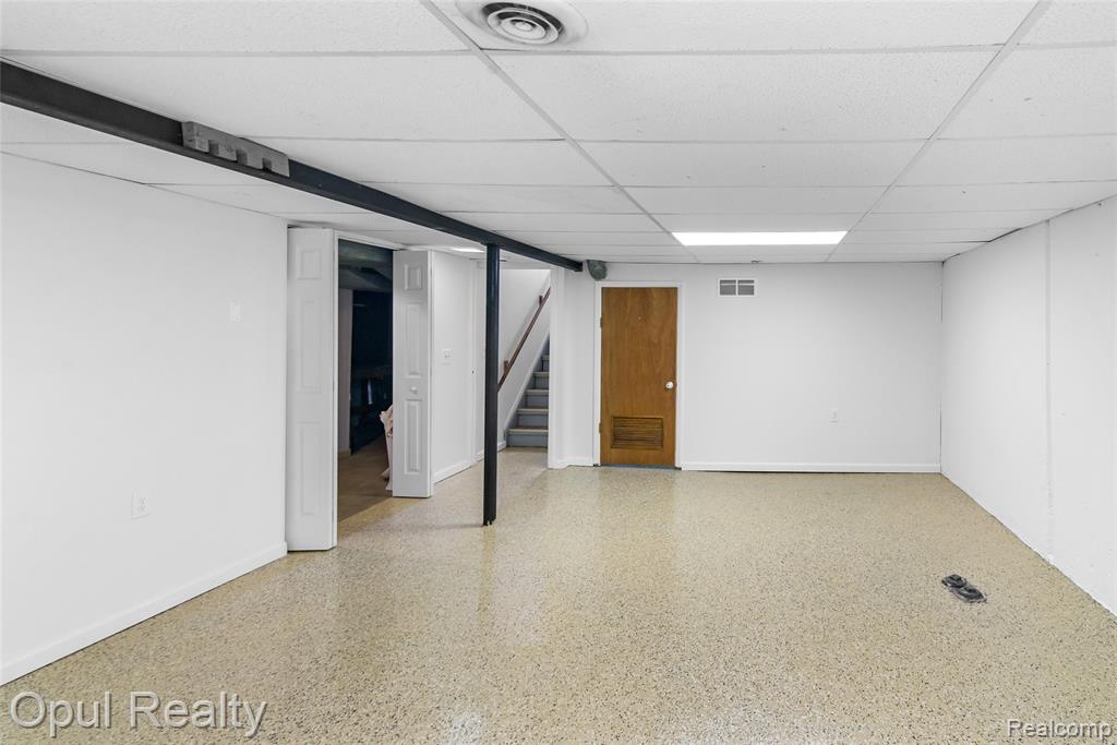 8732 Holly Drive, Canton, MI 48187 — Photo 25