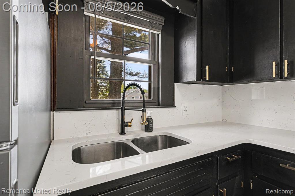 1024 Lee Street, Fenton, MI 48430 — Photo 9