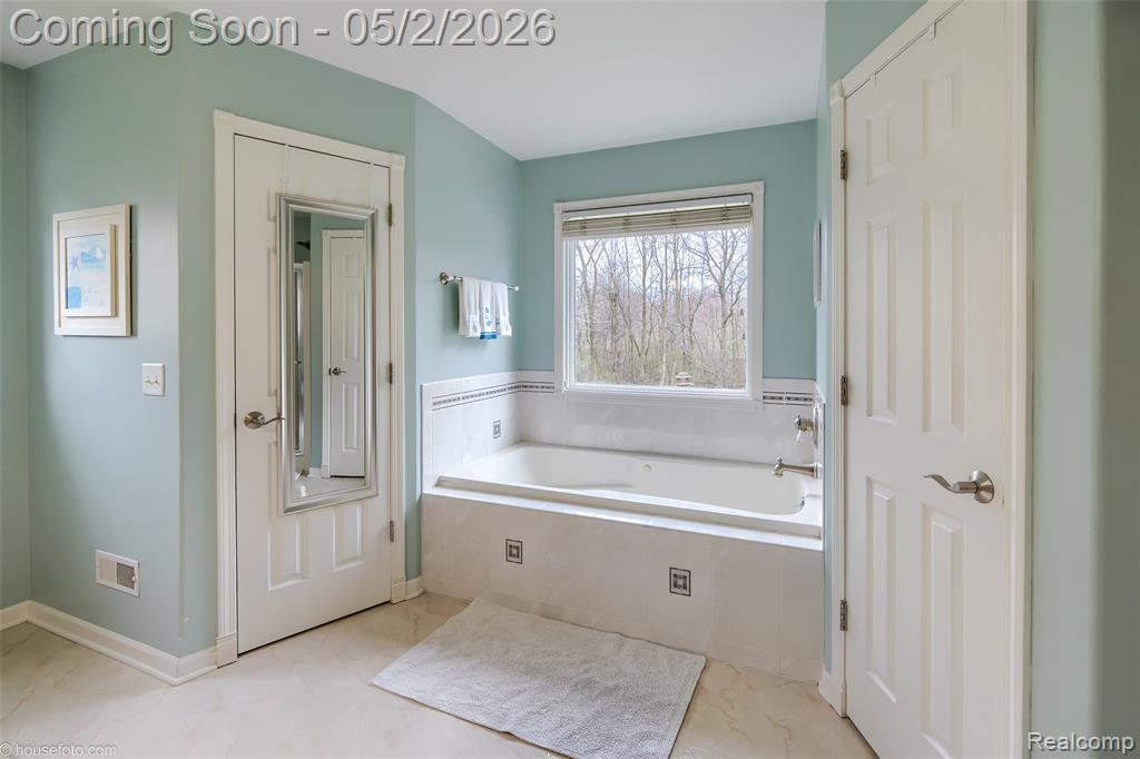 7240 Parkridge Parkway, Swartz Creek, MI 48473 — Photo 28