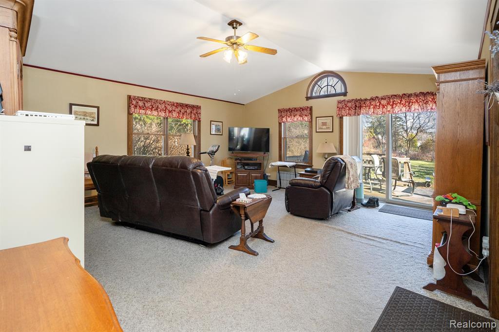 8675 Canal Road, Sterling Heights, MI 48314 — Photo 15