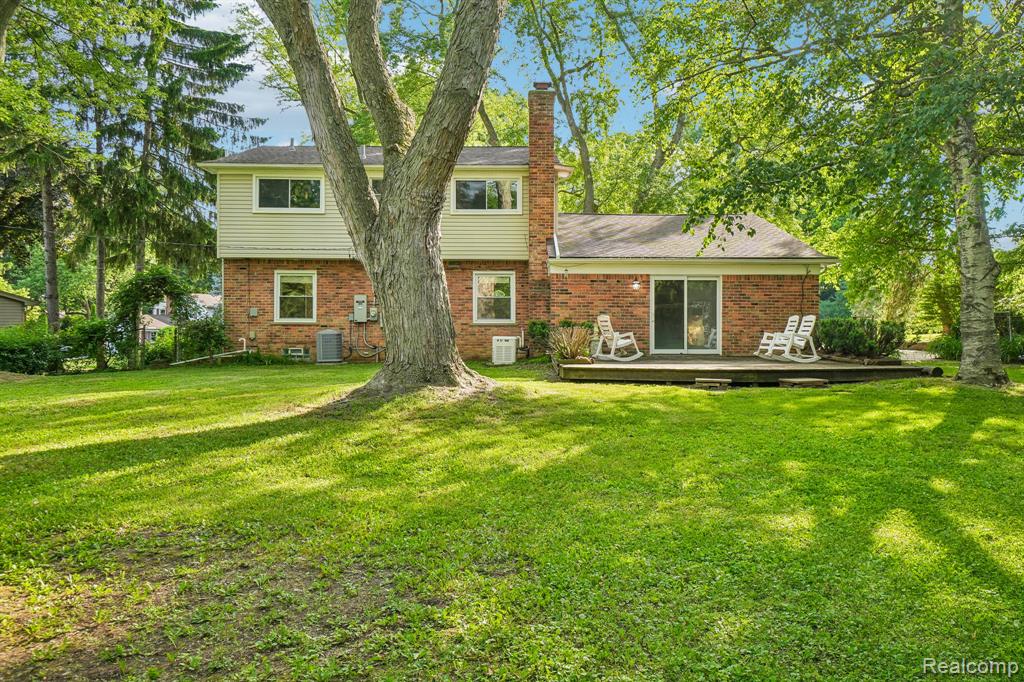 2675 Douglas Drive, Bloomfield Hills, MI 48304 — Photo 45