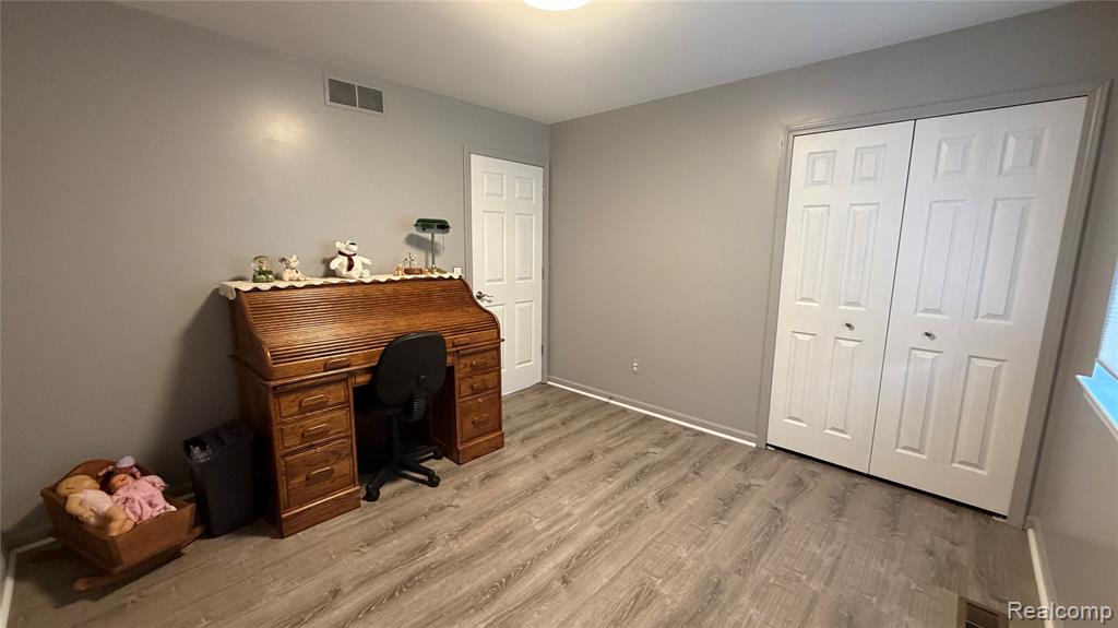490 Cove View Drive, Waterford, MI 48327 — Photo 34