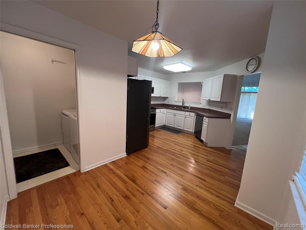 654 Chestnut Drive, Wixom, MI 48393 — Photo 11