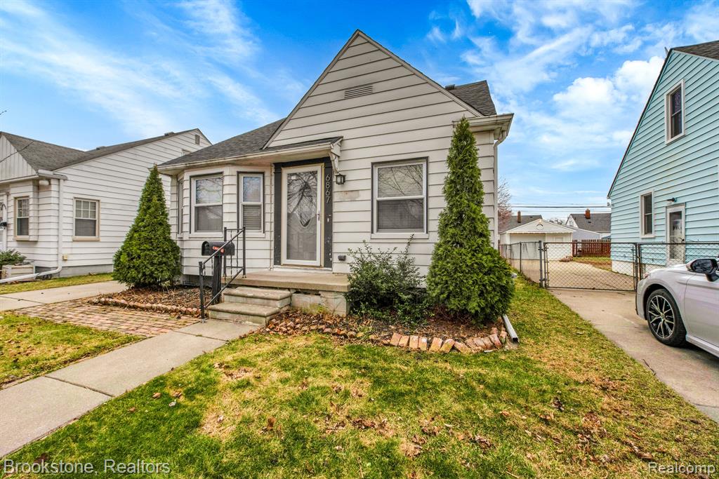 6867 MAYFAIR Street, Taylor, MI 48180 — Photo 2