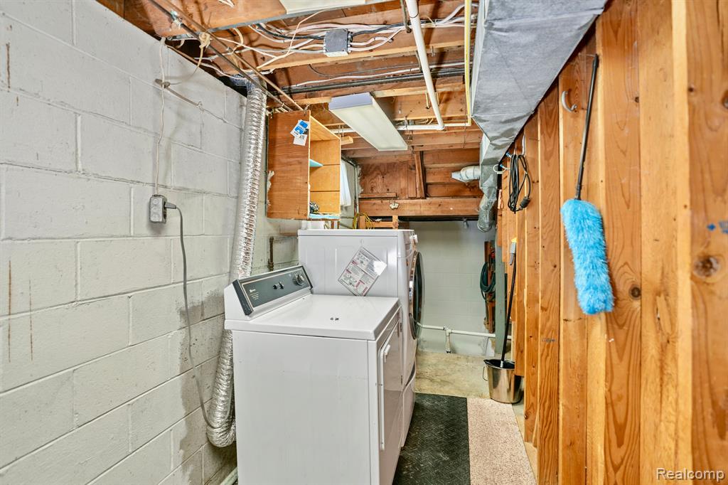 6154 Roberta Street, Burton, MI 48509 — Photo 25