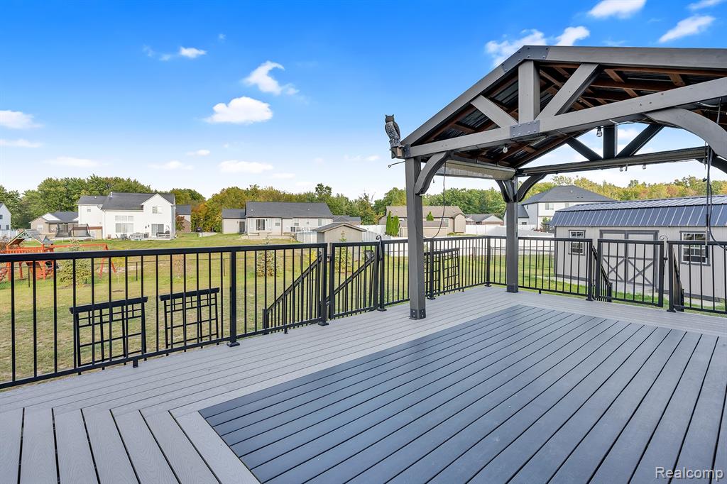 8185 Hidden Cove Court, Grand Blanc, MI 48439 — Photo 45