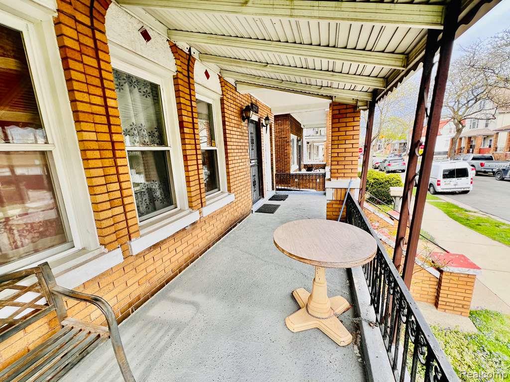 3215 Evaline Street, Hamtramck, MI 48212 — Photo 8