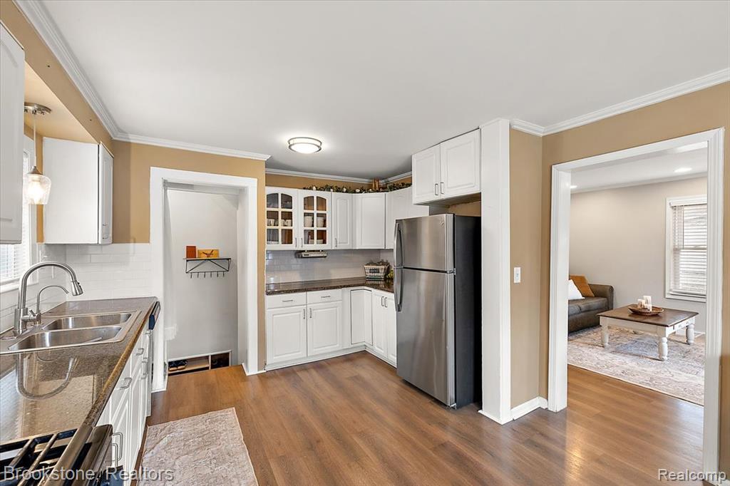 2281 Dexter Road, Auburn Hills, MI 48326 — Photo 11