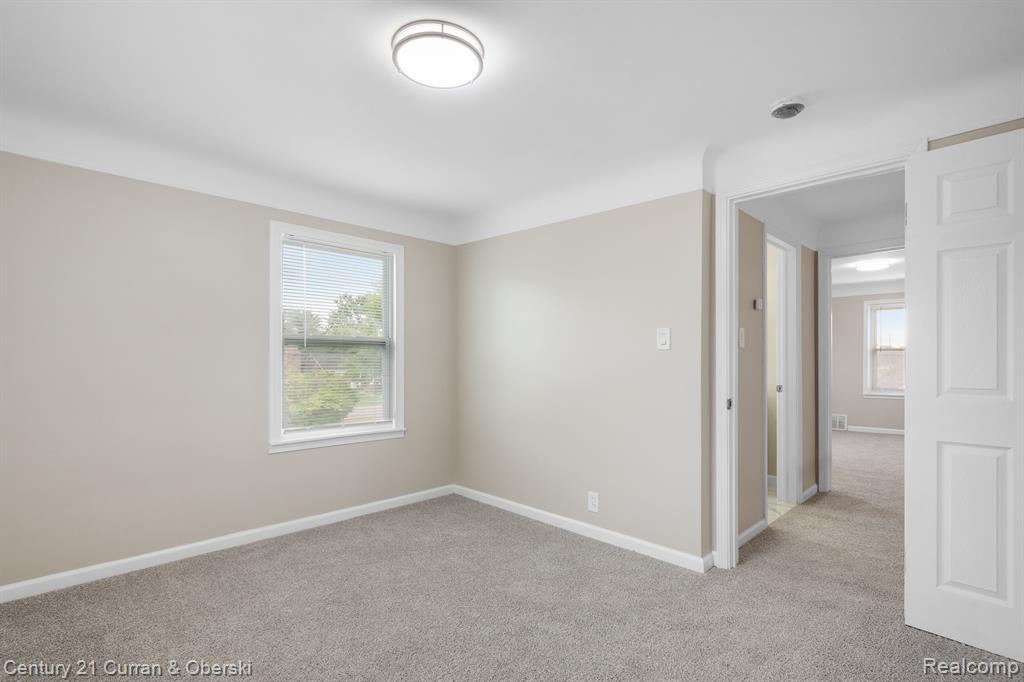 8771 E OUTER Drive, Detroit, MI 48213 — Photo 23