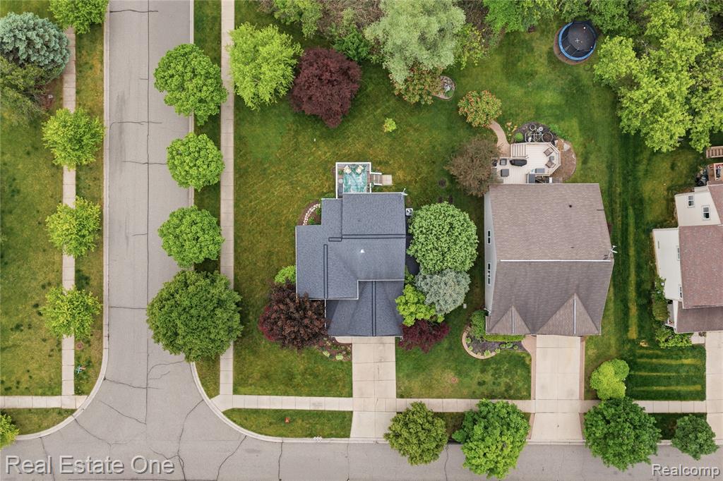 8576 Barrington Drive, Ypsilanti, MI 48198 — Photo 42