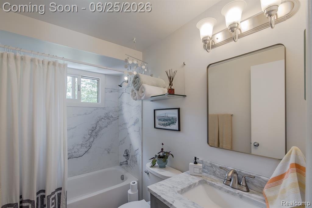 4741 Meadowbrook Avenue, Clarkston, MI 48348 — Photo 32