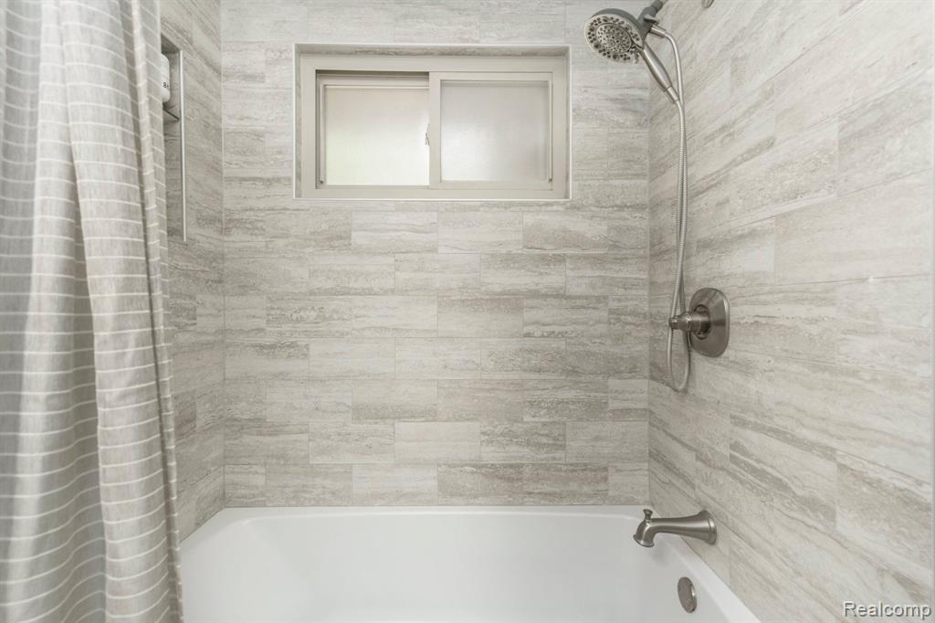 779 JOYCEIL Drive, Waterford, MI 48328 — Photo 34