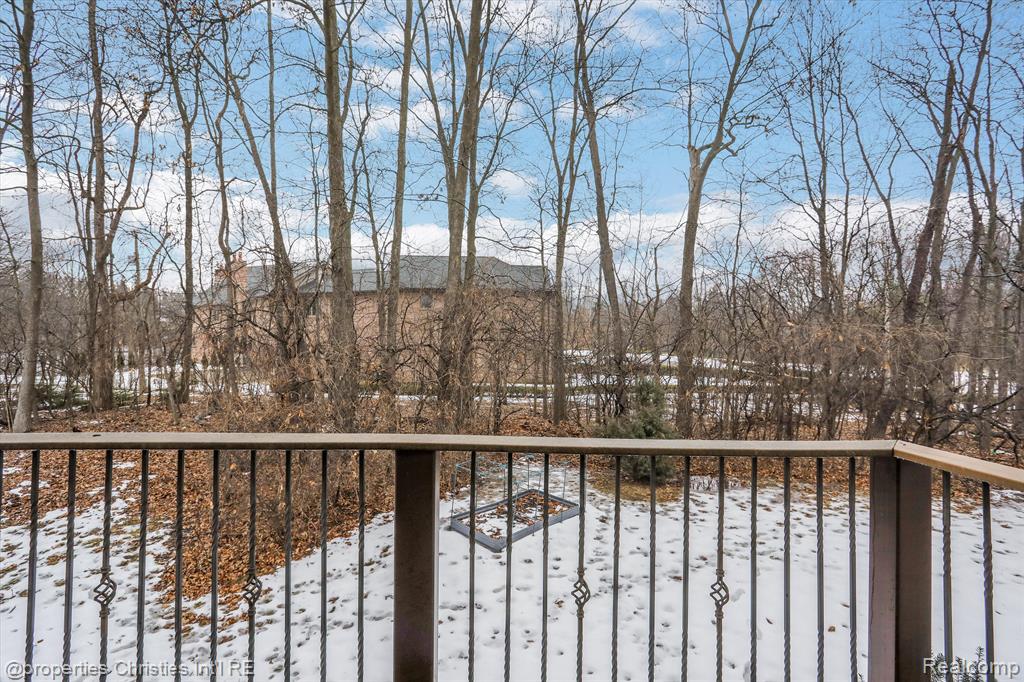 5896 NANEVA Court, West Bloomfield, MI — Photo 30