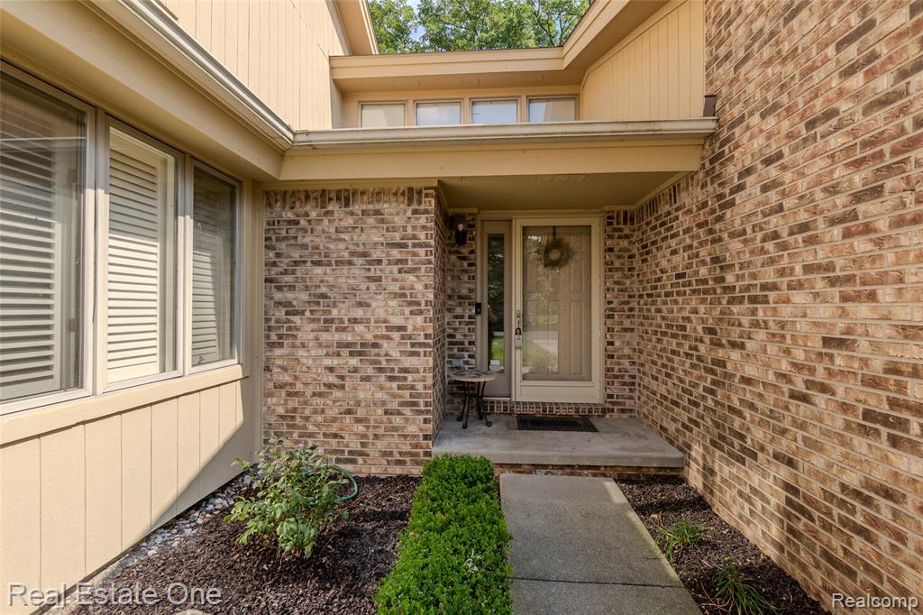 4575 Fairway Court, Waterford, MI 48328 — Photo 14