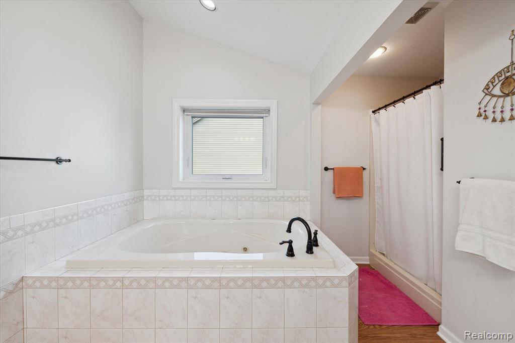 810 CARRINGTON Boulevard, Monroe, MI 48161 — Photo 28