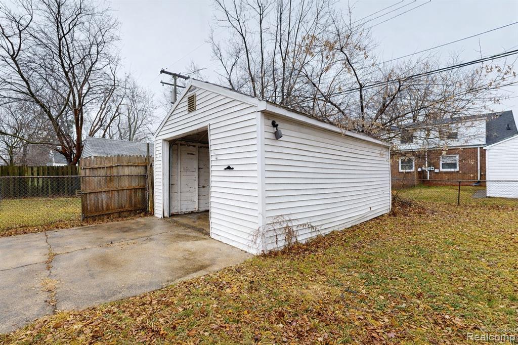 20300 McCormick Street, Detroit, MI 48224 — Photo 2