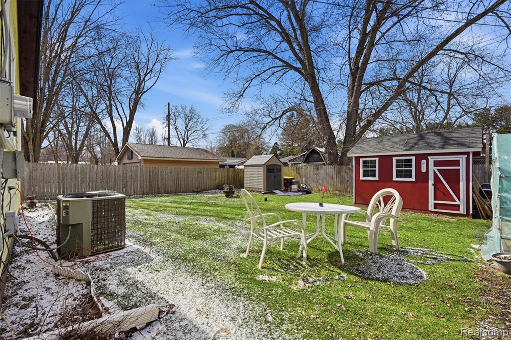 433 Haze, Pinckney, MI 48169 — Photo 15