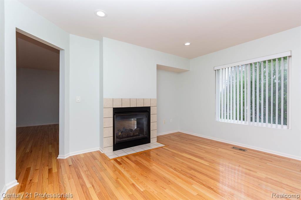 798 SANDALWOOD Drive, Troy, MI 48085 — Photo 18