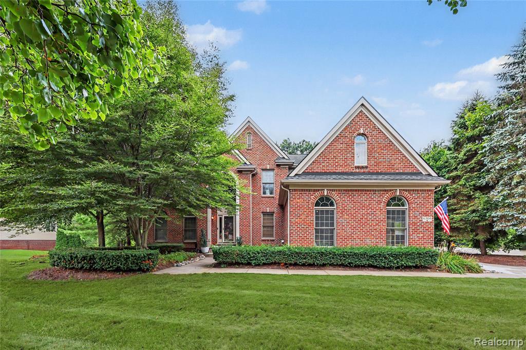 6304 Pennington Drive, White Lake, MI 48383