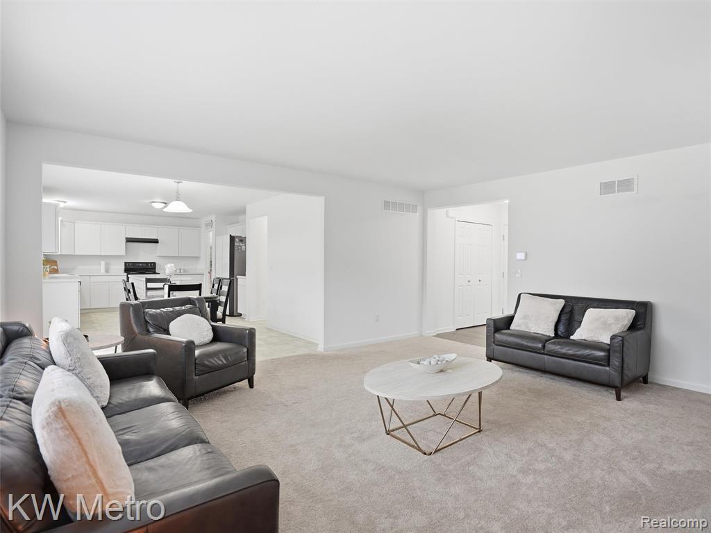 48672 Ivory Orchard Drive, Macomb, MI 48042 — Photo 9