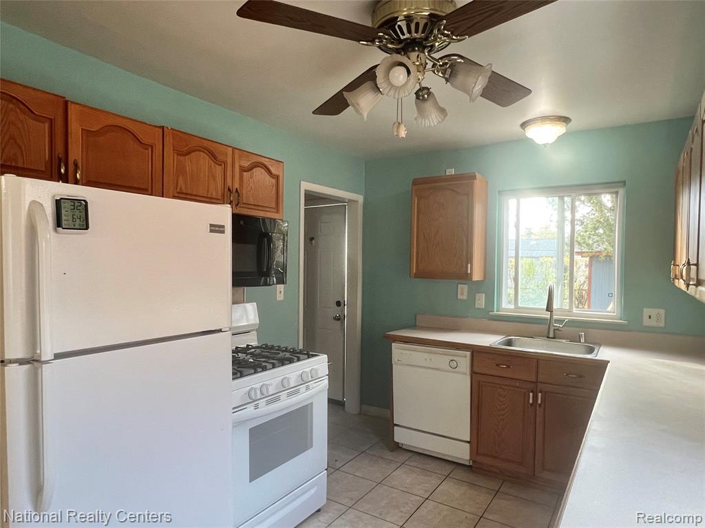 8571 Cranston Street, Westland, MI — Photo 9