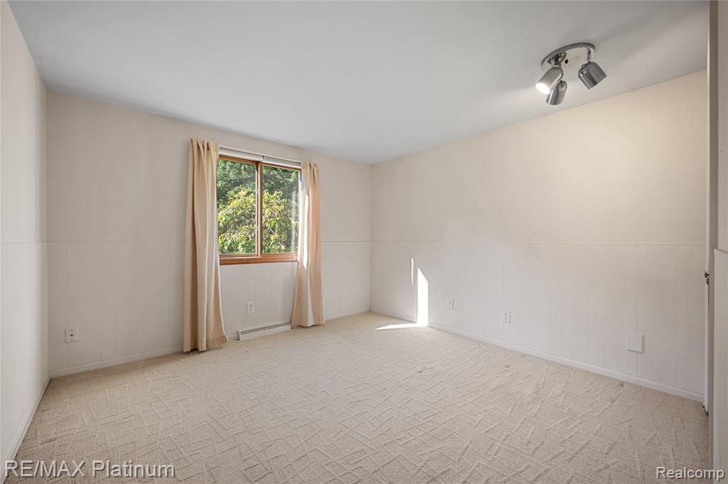 3750 Burwood Lane, Highland, MI — Photo 9