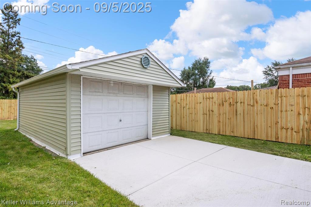 9844 E Clements Circle, Livonia, MI 48150 — Photo 33