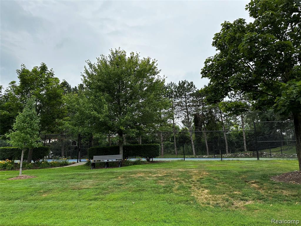 6536 Shetland Court, Utica, MI 48316 — Photo 3