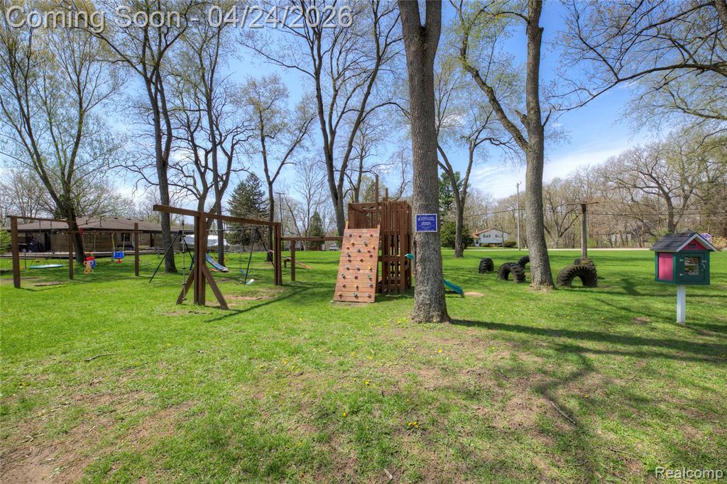 7395 Harrington Drive, Brighton, MI 48116 — Photo 35