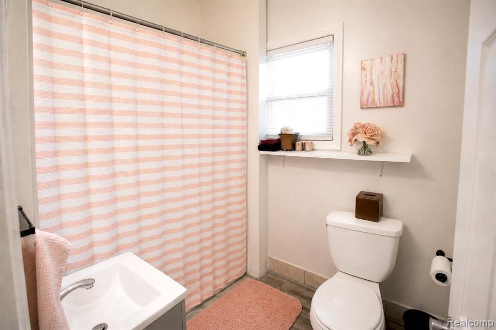 25 Maynard Court, Pontiac, MI 48342 — Photo 4