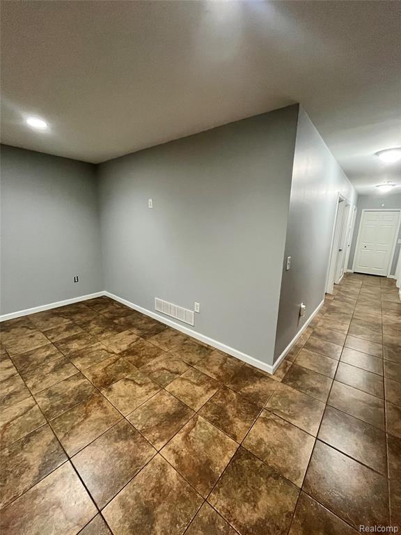 20535 Powers Avenue, Dearborn Heights, MI 48125 — Photo 7