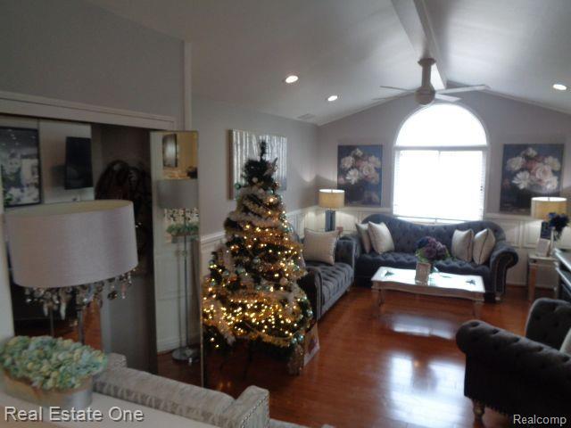 29441 LAUREL Drive, Farmington Hills, MI 48331 — Photo 21