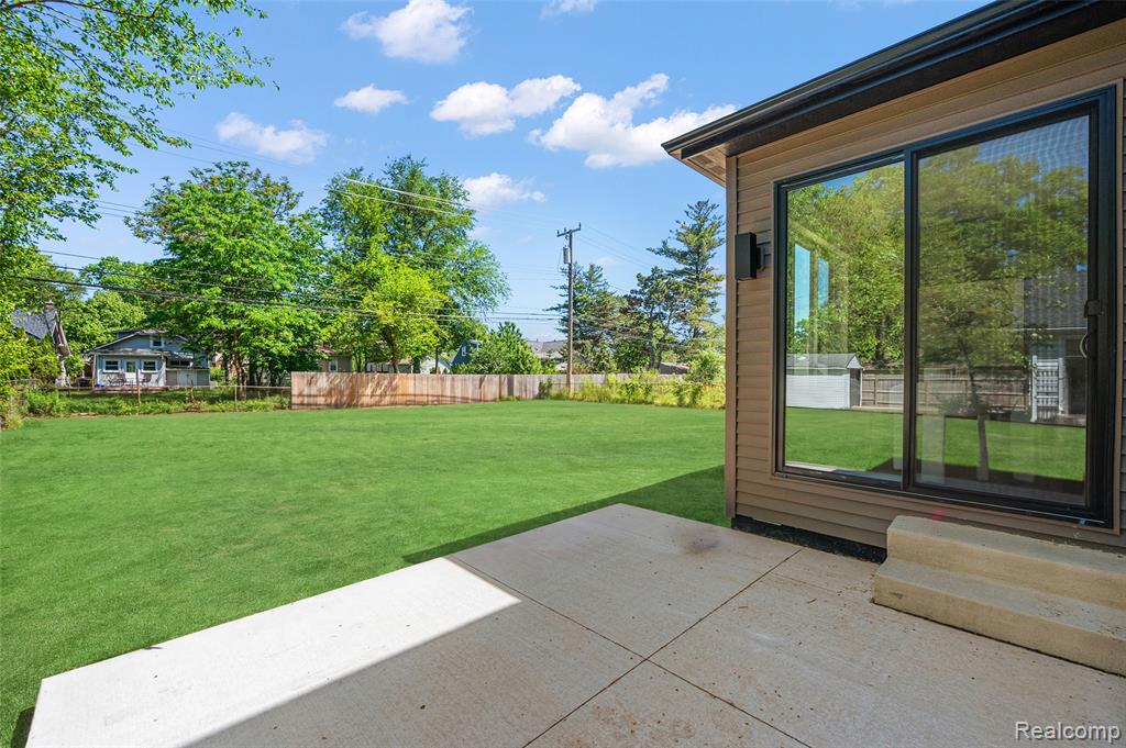 441 E Oakridge Street, Ferndale, MI 48220 — Photo 34