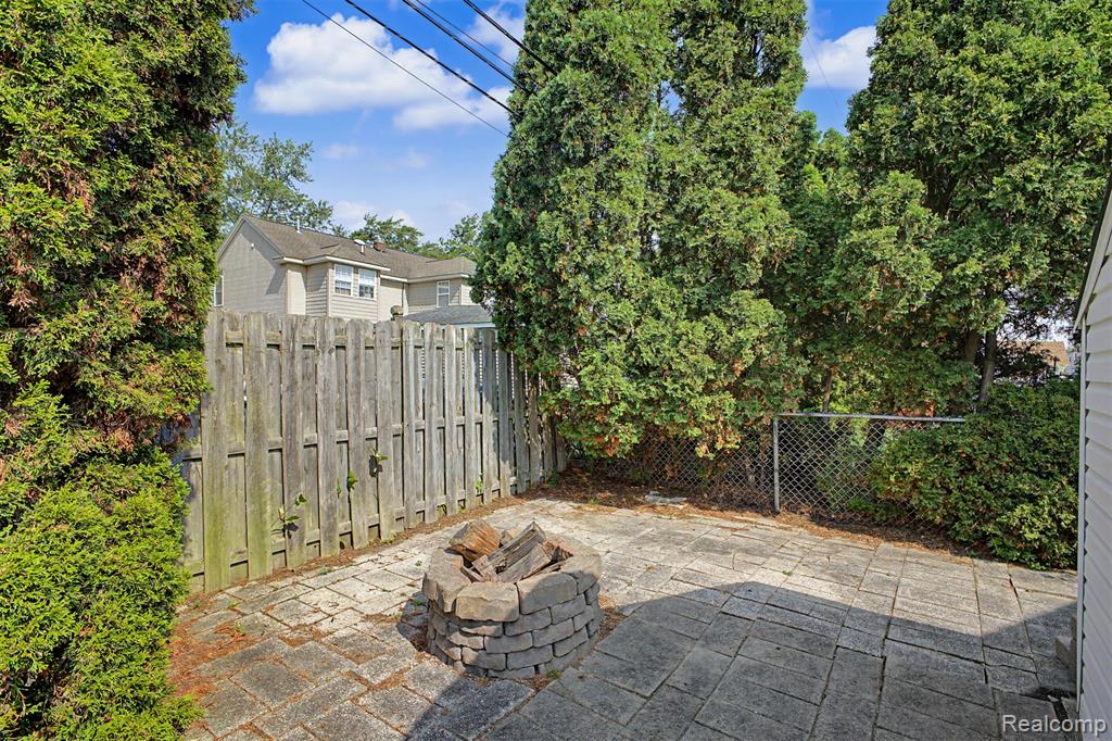9904 Fox Avenue, Allen Park, MI 48101 — Photo 41