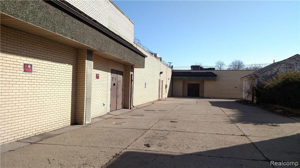 17910 VAN DYKE Street - Photo 2