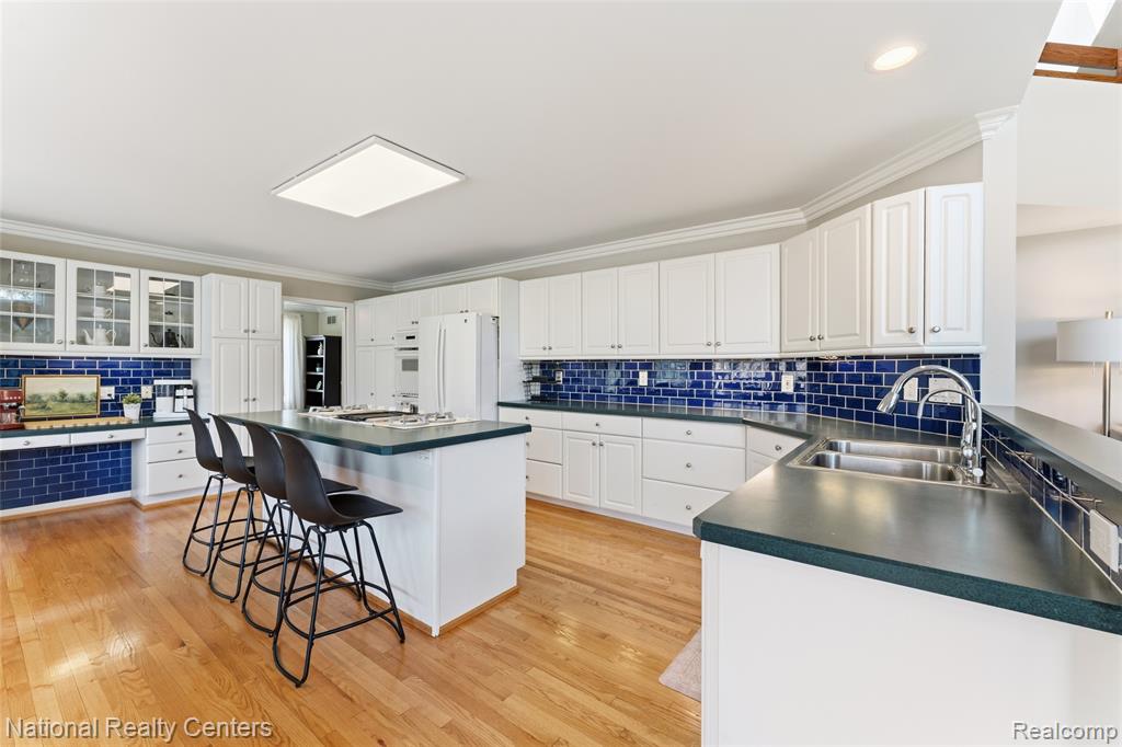 6276 N Shore Drive, West Bloomfield, MI 48324 — Photo 12