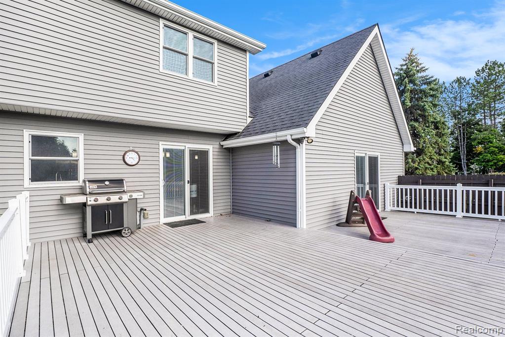 6084 Chatham Court, Grand Blanc, MI 48439 — Photo 37